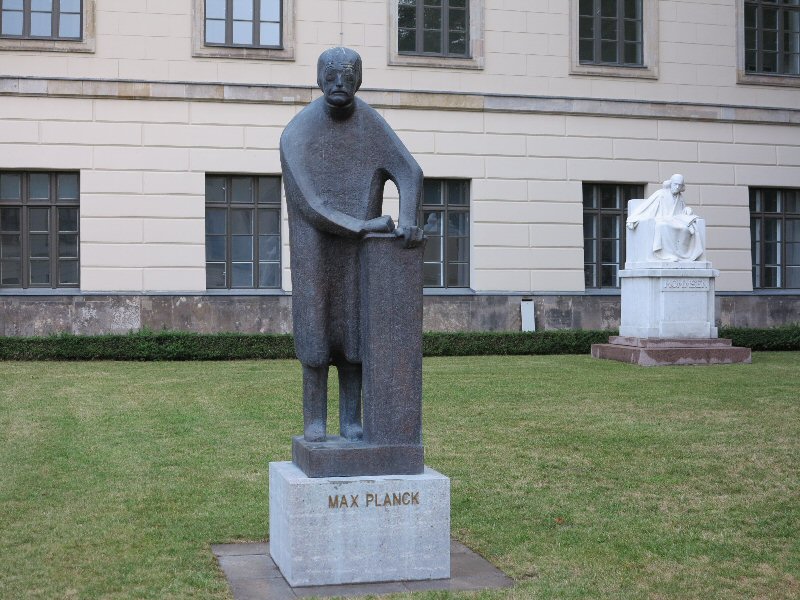 Max Planck statue near the main entrance, Humboldt Universität zu Berlin.