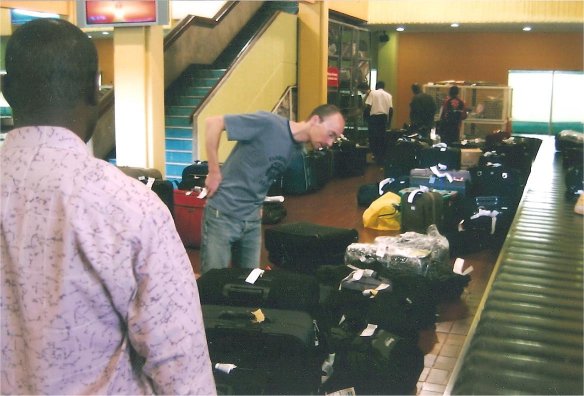 Kenya Airport. Bag missing. Erik searching. Kenya Airport. Bag missing. Erik searching.