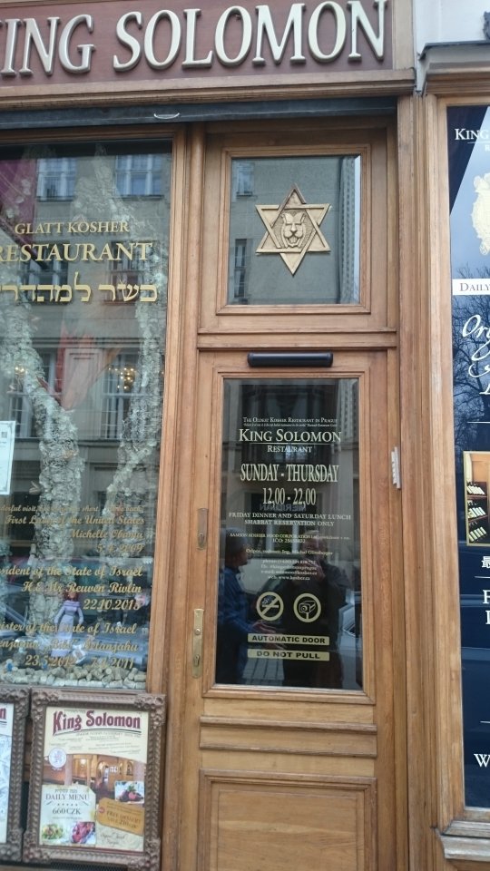 Kosher restaurant in Prague