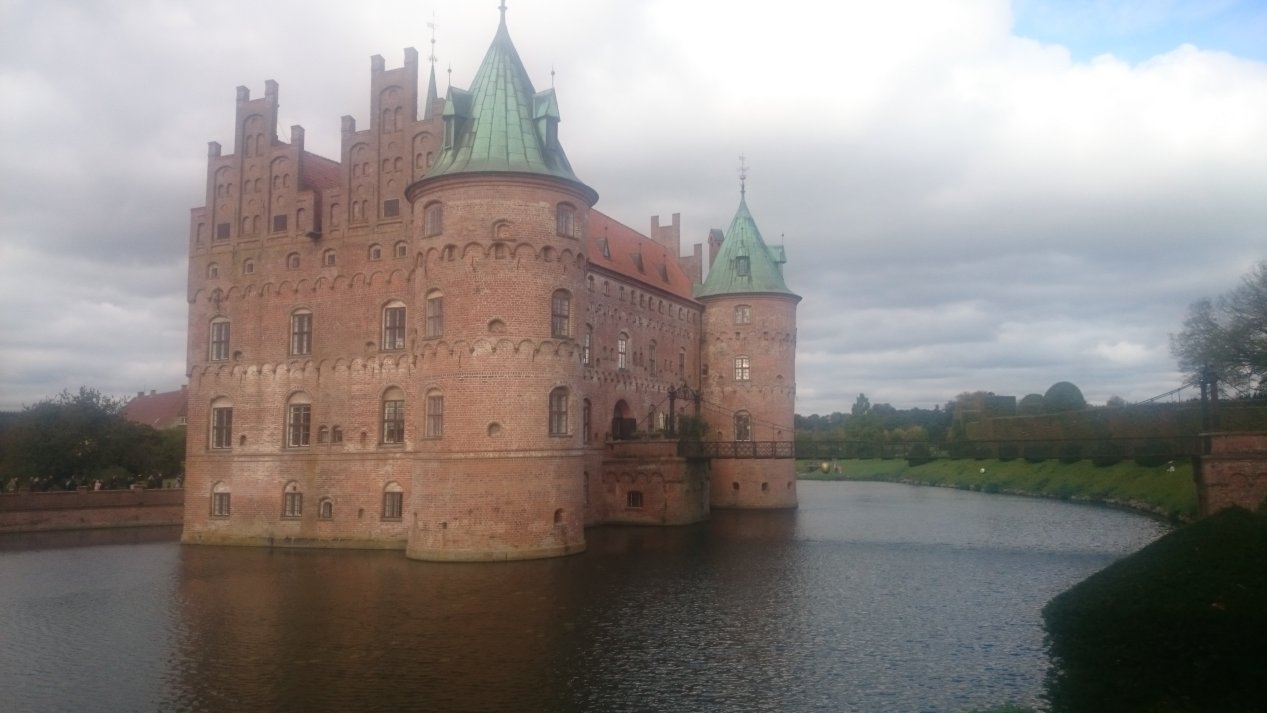 Egeskov Slot. Fyn. Autumn, October 2020.