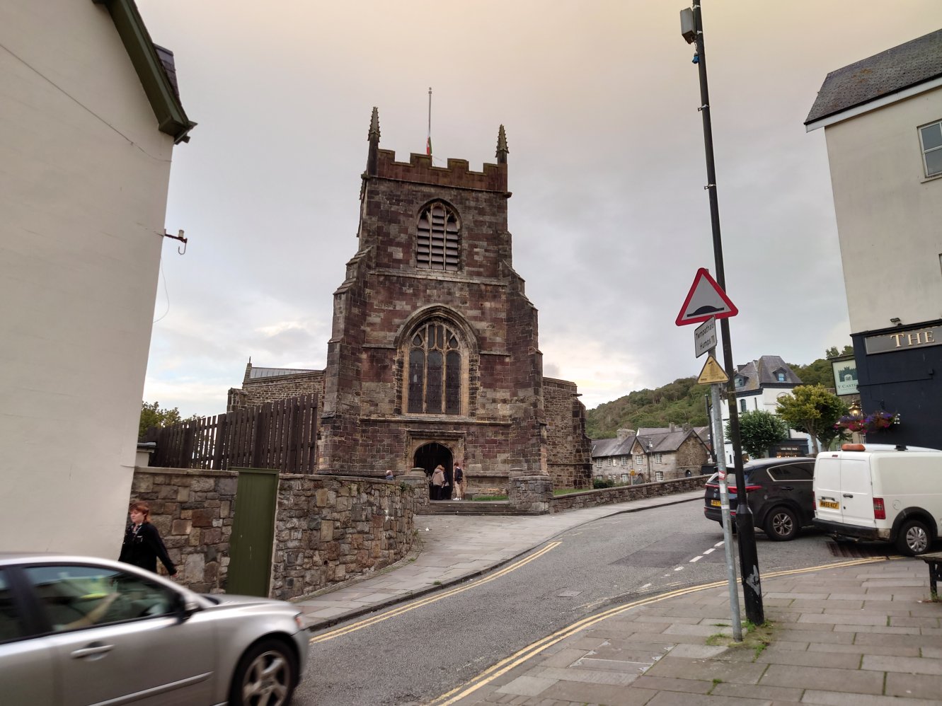 Bangor Cathedral. Queen Elizabeth II. Bangor Cathedral. Queen Elizabeth II