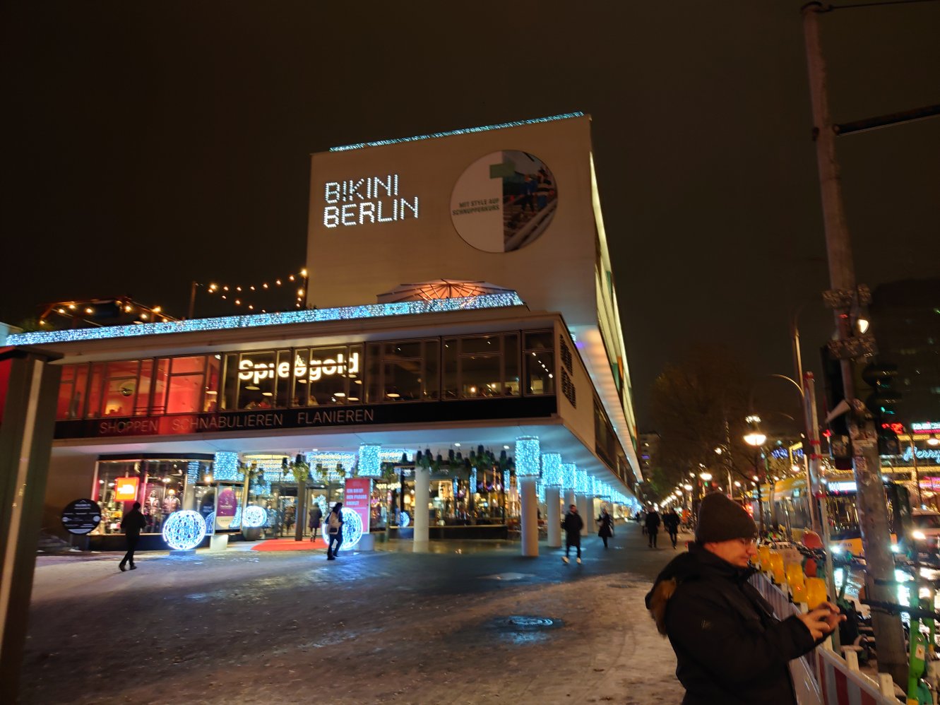 Kudamm. Berlin, Winter.