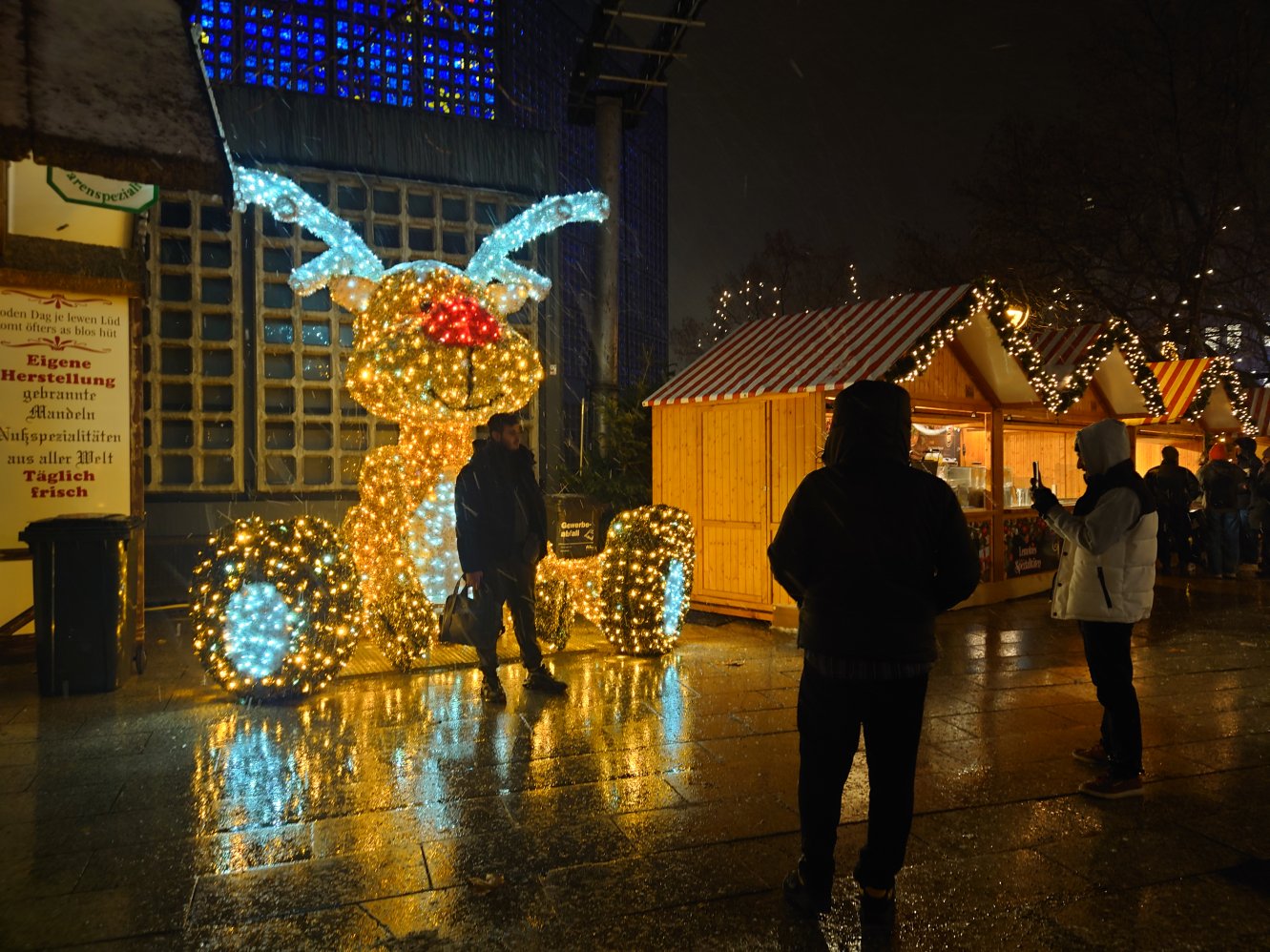 Christmas market. Kudamm. Berlin, Winter.