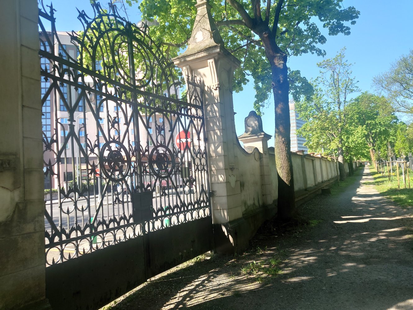 New Jewish Cemetery. Prague. April, 2025.